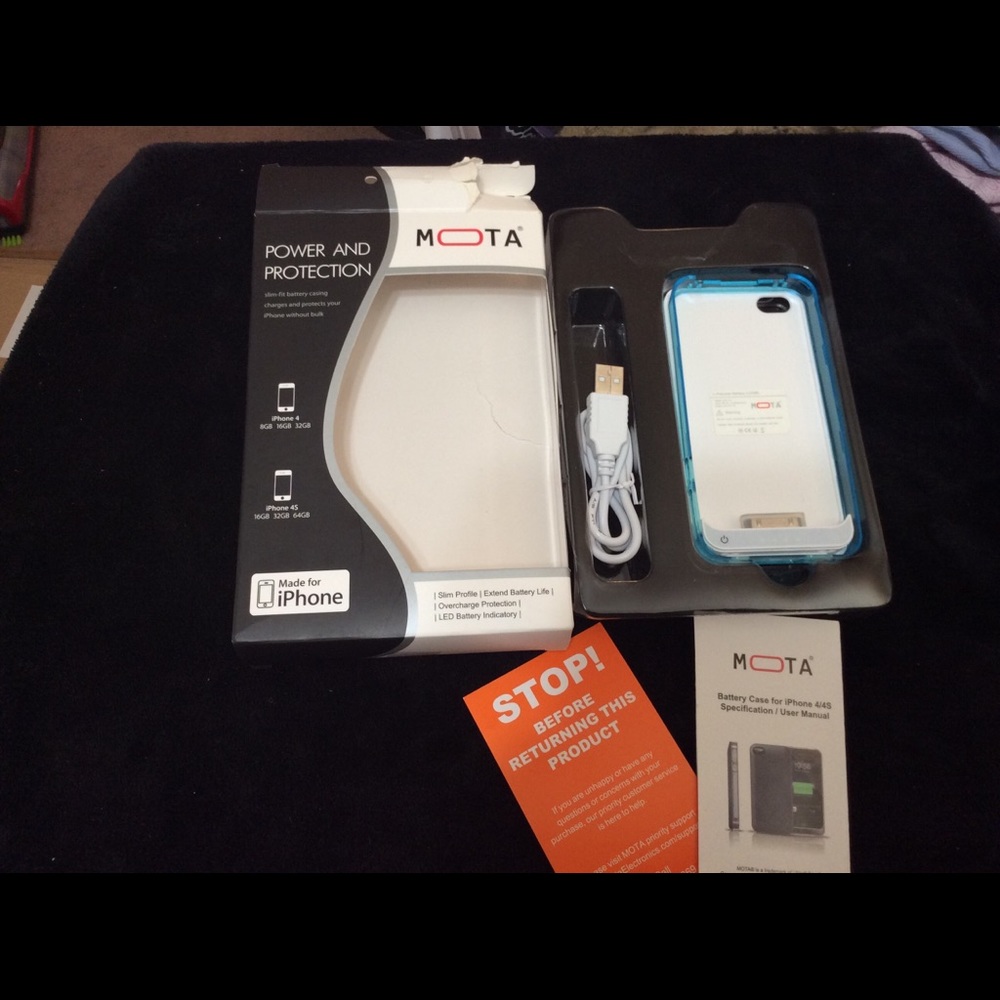 COPY - COPY - MOTA iPhone 4s case/charger🦚3 for $…